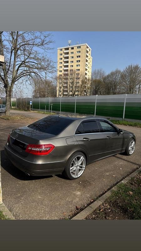Gebraucht Mercedes E350 231 PS (169 kW) 2009 Grau Limousine
