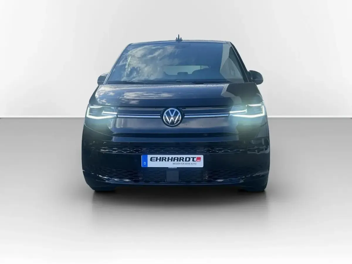 Gebraucht VW Multivan Life 150 PS (110 kW) 2025 Deep black perleffekt Van / Kleinbus