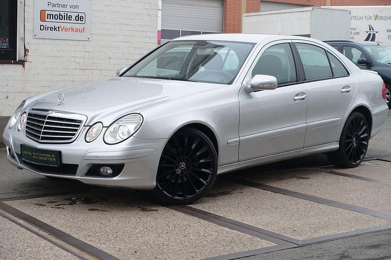Gebraucht Mercedes E220 170 PS (125 kW) 2007 Iridiumsilber Limousine