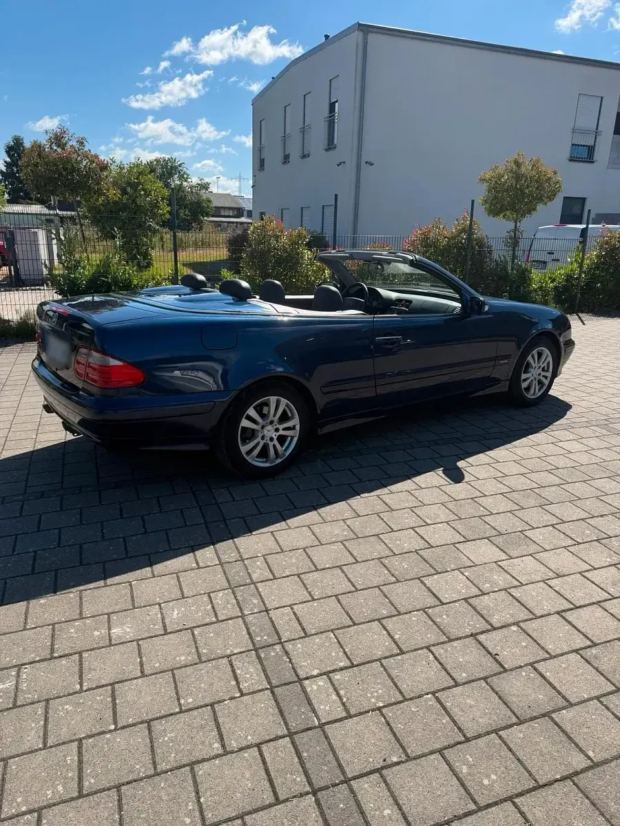 Gebraucht Mercedes CLK200 136 PS (100 kW) 2000 Blau Cabrio