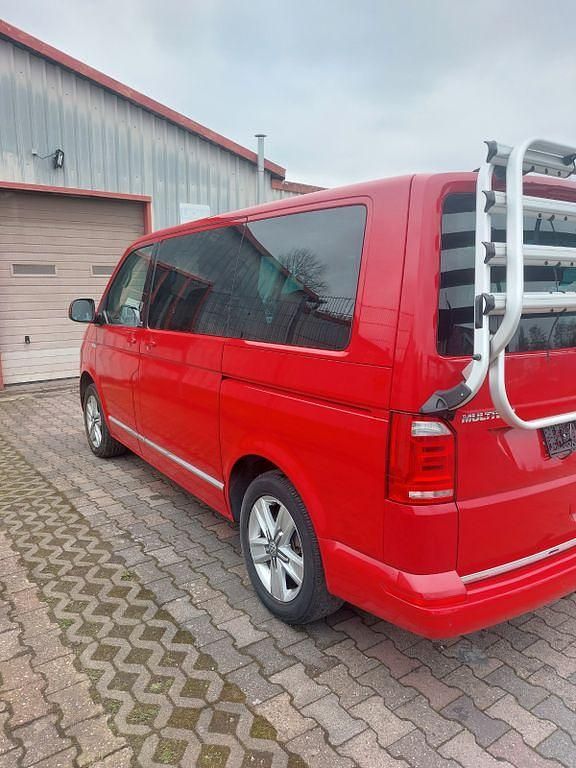 Gebraucht VW Multivan 199 PS (146 kW) 2018 Rot Van