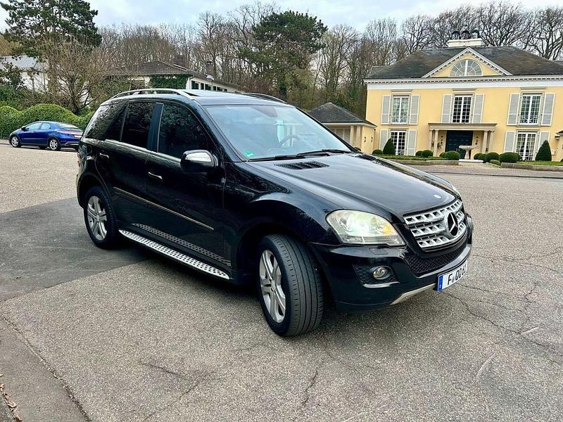 Gebraucht Mercedes ML320 224 PS (164 kW) 2009 Schwarz SUV