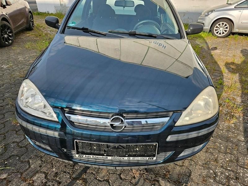 Second-hand Opel Corsa 75 CP (55 kW) 2004 Verde Hatchback