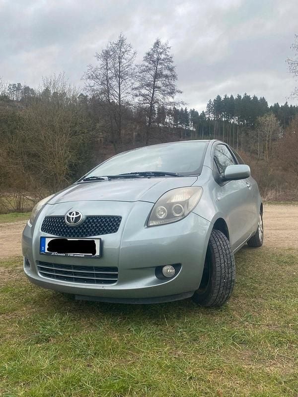 Gebraucht Toyota Yaris 70 PS (51 kW) 2008 Kleinwagen