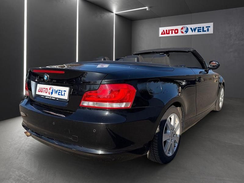 Gebraucht BMW 118 Cabriolet 143 PS (105 kW) 2012 Schwarz Cabrio