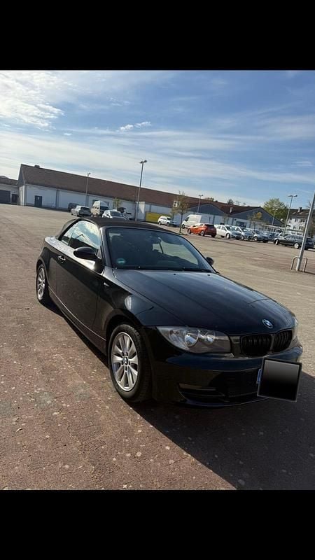 Schwarz Gebraucht 2009 BMW 118 Cabriolet Cabrio | 6.799 € (Fairer Preis) - Bild 1/4