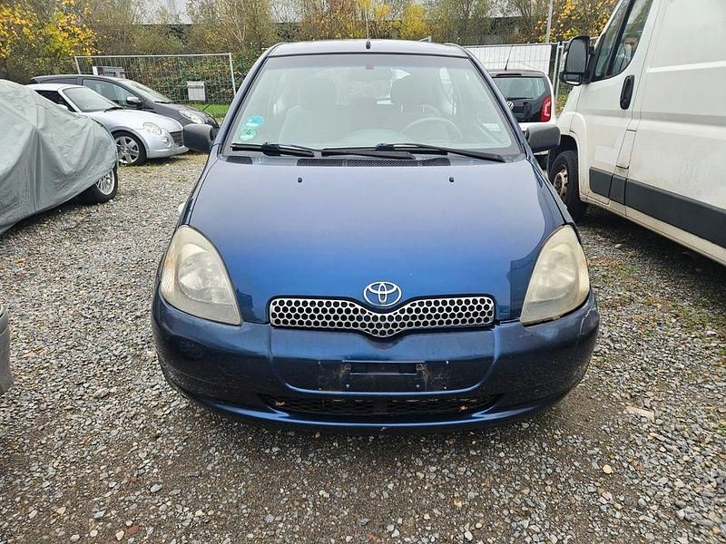 Blau Gebraucht 1999 Toyota Yaris Limousine | 750 € (Guter Preis) - Bild 1/4