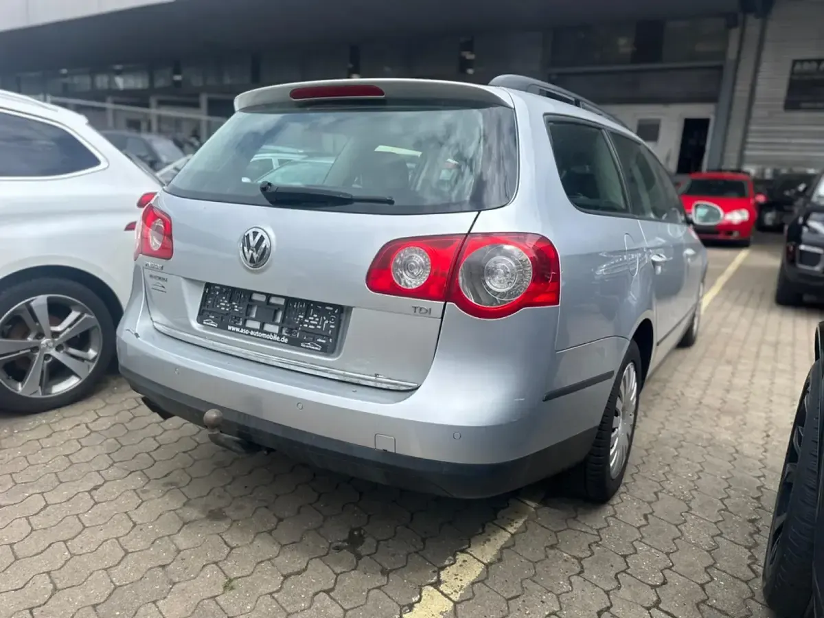 Gebraucht VW Passat 140 PS (102 kW) 2010 Silber Kombi