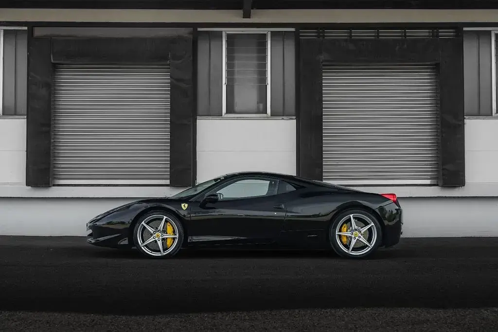 Second-hand Ferrari 458 570 CP (419 kW) 2013 Negru