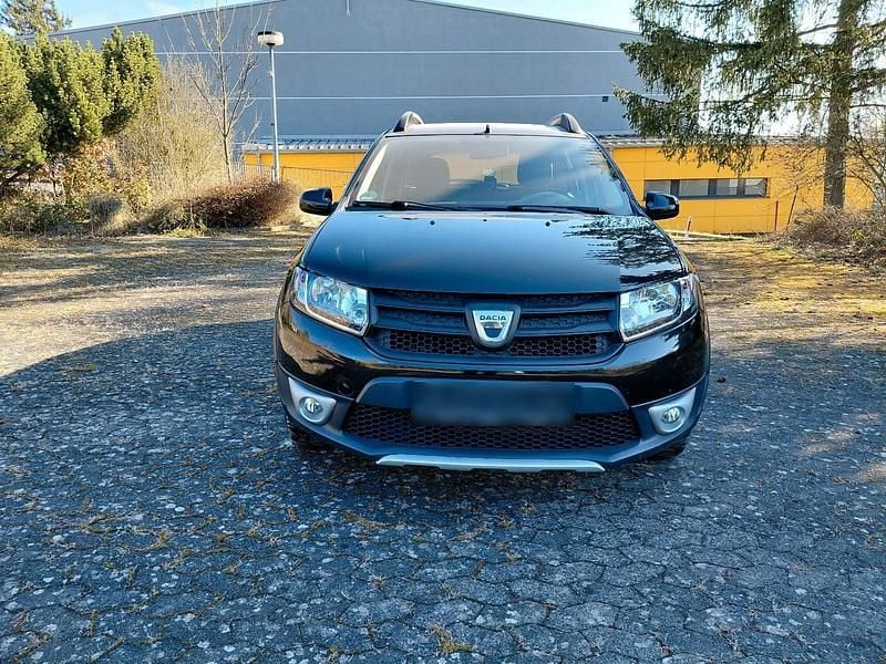 Gebraucht Dacia Sandero Stepway 90 PS (66 kW) 2013 Schwarz Kleinwagen