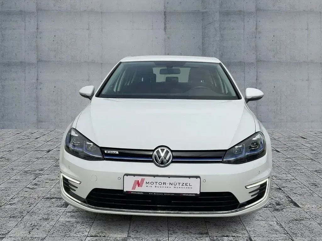 Gebraucht VW Golf VII 100 kW (136 PS) 2020 Pure white Limousine