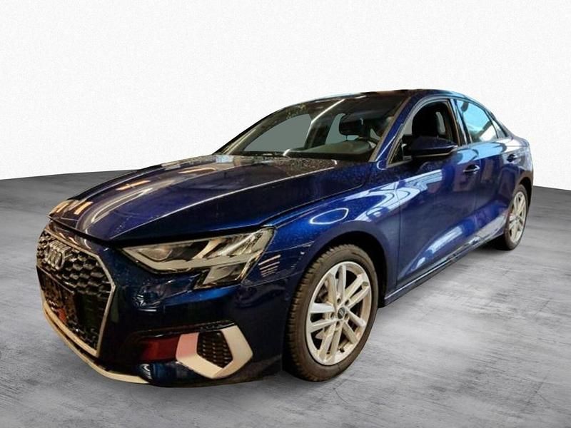 Gebraucht Audi A3 Advanced Plus 150 PS (110 kW) 2023 Navarrablau metallic (metallic) Limousine