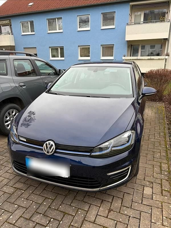 Gebraucht VW e-Golf 100 kW (136 PS) 2020 Blau Kleinwagen