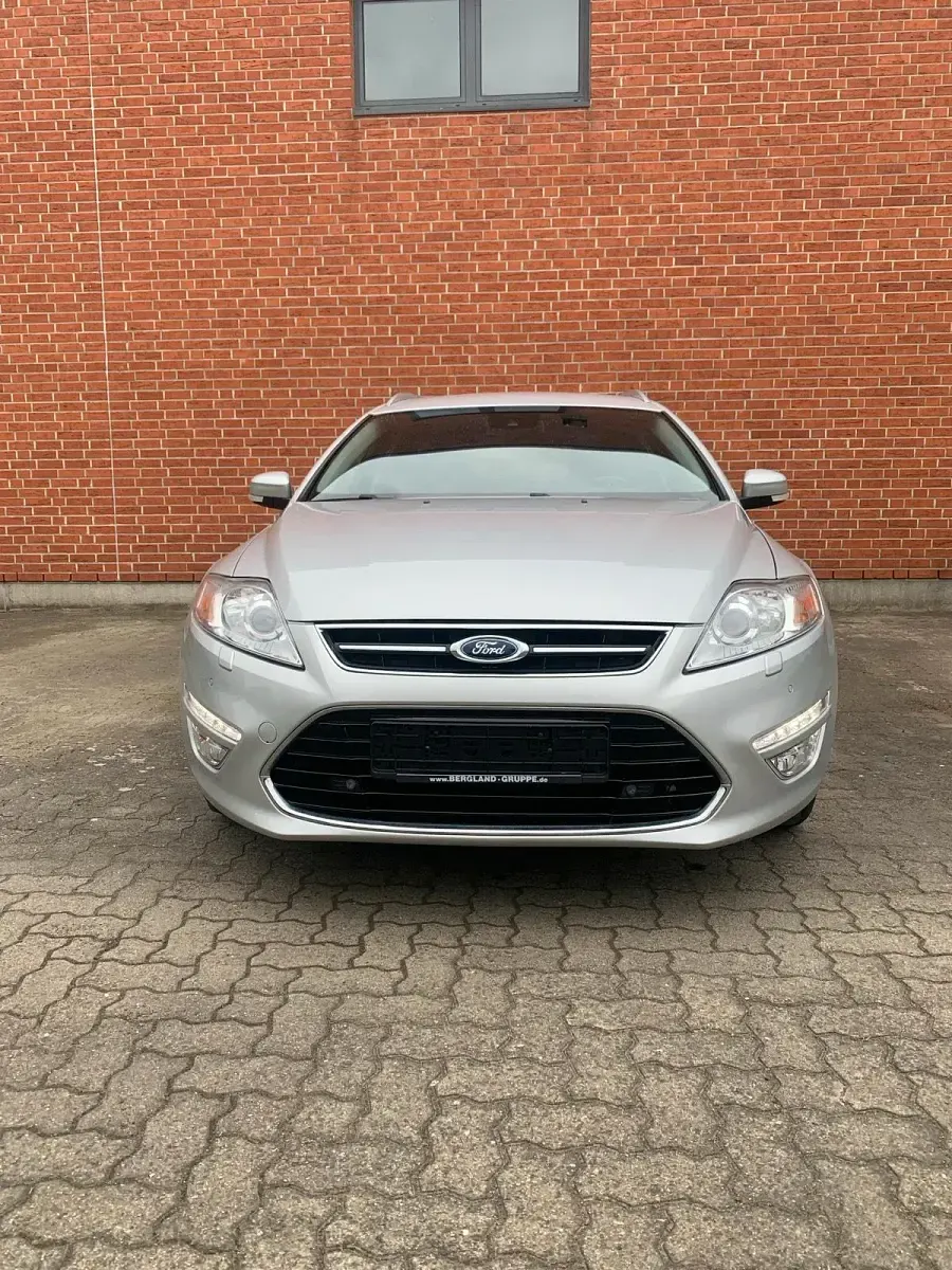 Gebraucht Ford Mondeo 200 PS (147 kW) 2012 Silber Kombi