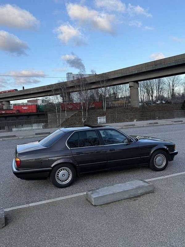 Second-hand BMW 730 188 CP (138 kW) 1990 Berlinǎ