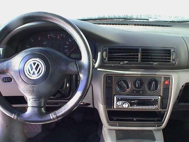 Second-hand VW Passat 110 CP (80 kW) 1997 Roșu Break