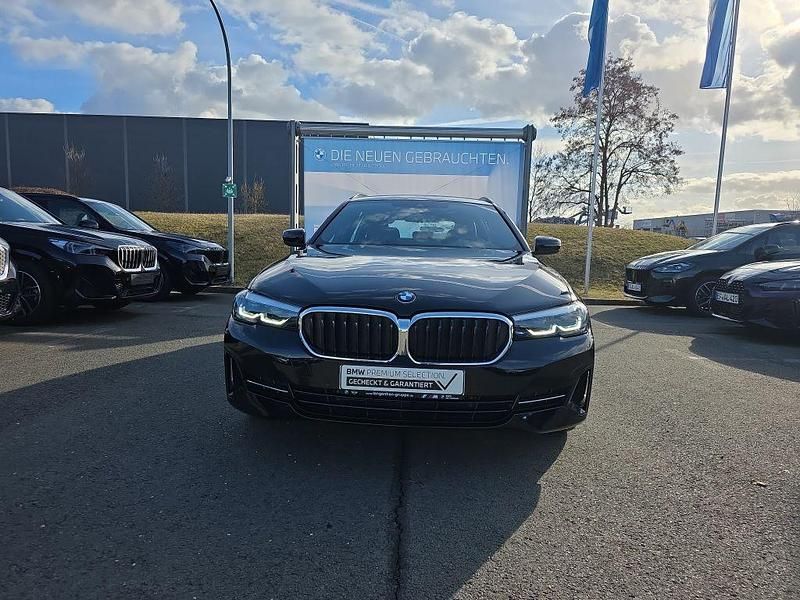 Gebraucht BMW 520 184 PS (135 kW) 2022 Schwarz Kombi