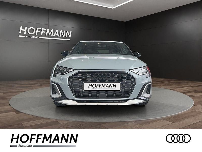 Grau Gebraucht 2024 Audi A3 S-Line Limousine | 39.990 € (Fairer Preis) - Bild 1/4