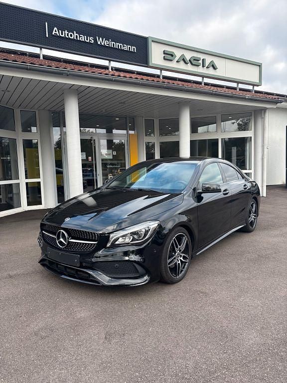 Schwarz Gebraucht 2017 Mercedes CLA200 AMG line Limousine | 20.980 € (Fairer Preis) - Bild 1/4