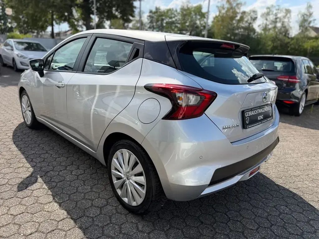 Gebraucht Nissan Micra Acenta 92 PS (67 kW) 2022 Silber Kleinwagen