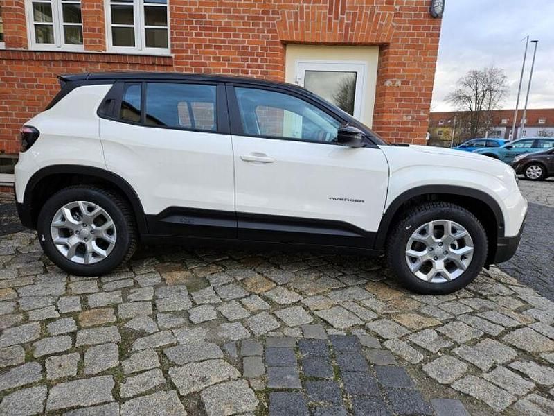 Gebraucht Jeep Avenger Altitude 101 PS (74 kW) 2024 Weiß SUV