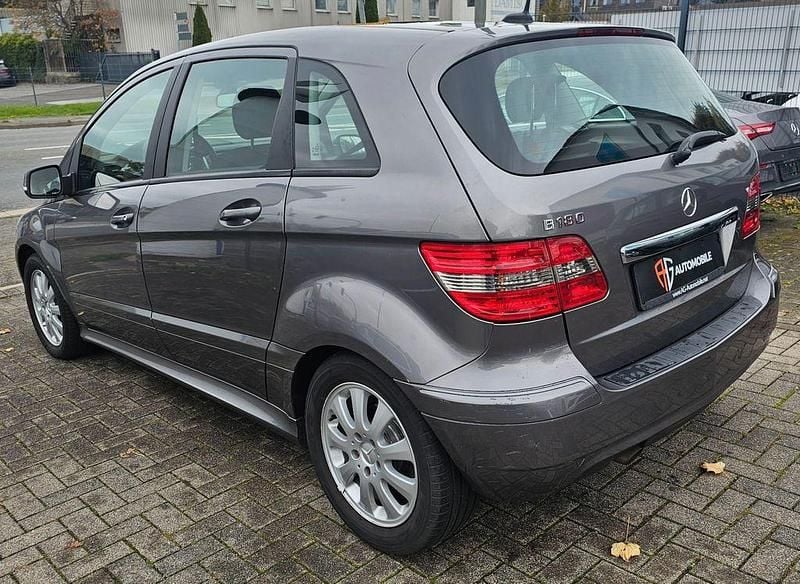 Gebraucht Mercedes B180 116 PS (85 kW) 2009 Grau Van / Kleinbus