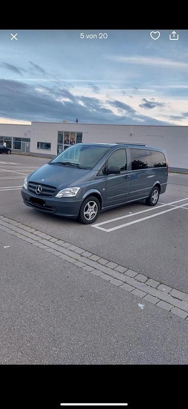 Grau Gebraucht 2011 Mercedes Vito Van / Kleinbus | 11.000 € (Teuer) - Bild 1/4