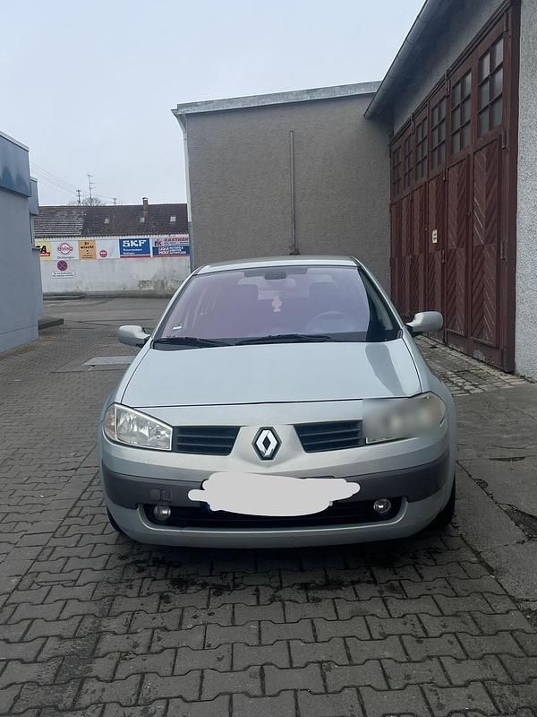 Silber Gebraucht 2003 Renault Mégane II Kleinwagen | 900 € - Bild 1/4