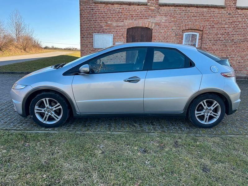 Gebraucht Honda Civic Sport 99 PS (72 kW) 2011 Silber Limousine