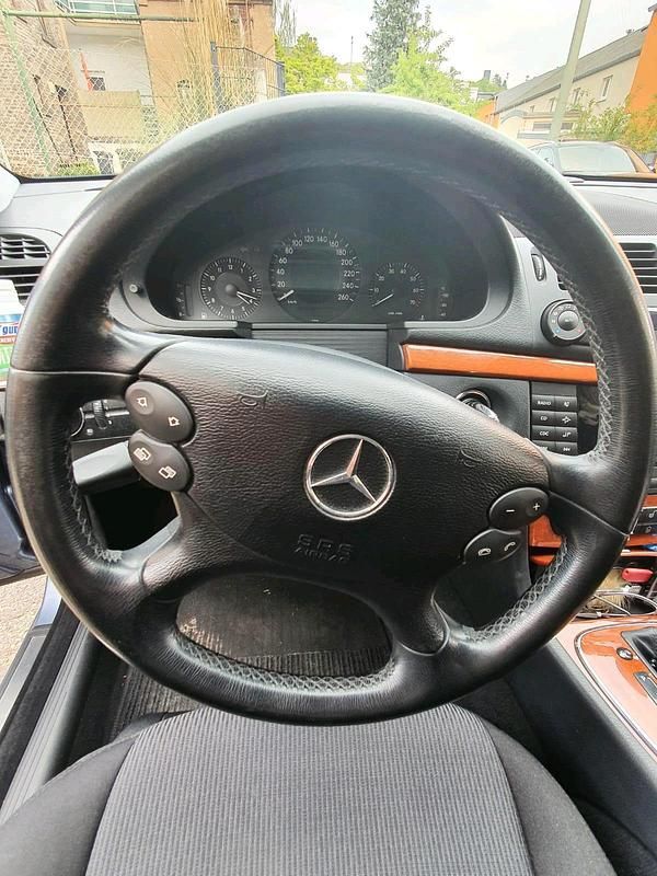 Gebraucht Mercedes E200 189 PS (139 kW) 2007 Blau Limousine