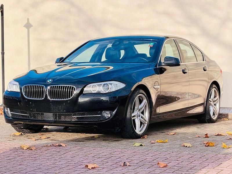 Gebraucht BMW 520 Sport Line 184 PS (135 kW) 2012 Schwarz Limousine