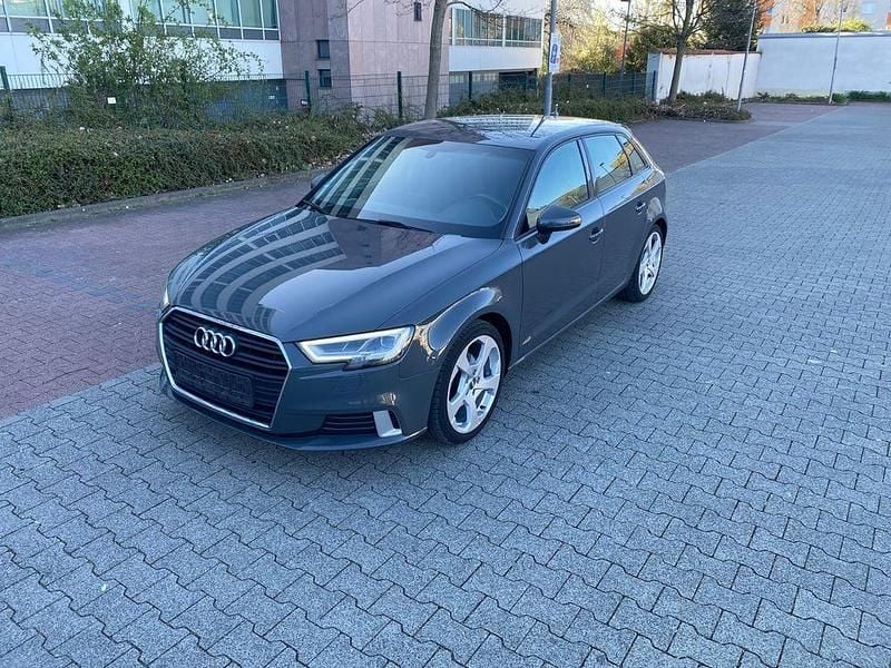 Grau Gebraucht 2017 Audi A3 Sport Limousine | 10.999 € (Fairer Preis) - Bild 1/4