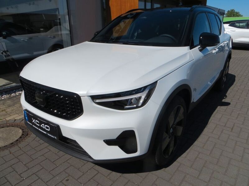 Gebraucht Volvo XC40 Plus 163 PS (119 kW) 2025 Weiß SUV