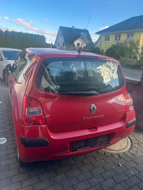 Rot Gebraucht 2008 Renault Twingo Elysee Kleinwagen | 2.800 € (Fairer Preis) - Bild 1/4