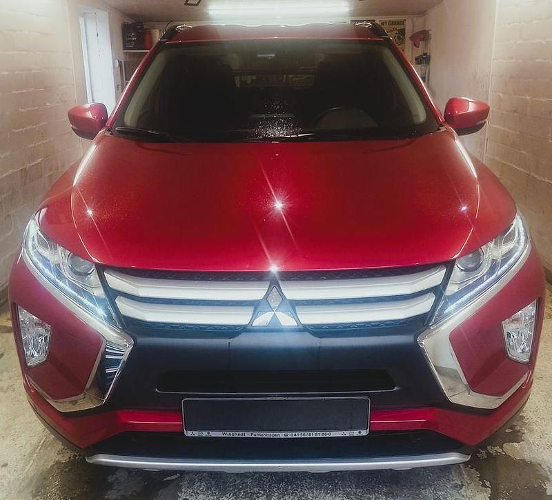 Rot Gebraucht 2019 Mitsubishi Eclipse Cross Diamant Edition SUV | 15.900 € (Guter Preis) - Bild 1/4