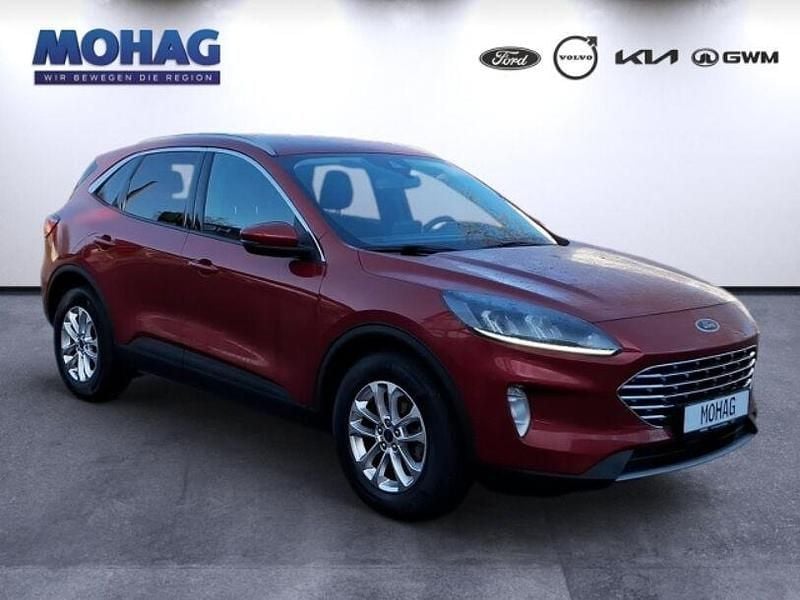 Gebraucht Ford Kuga Titanium 150 PS (110 kW) 2021 Rot SUV