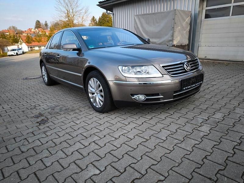 Gebraucht VW Phaeton 239 PS (175 kW) 2009 Braun Limousine