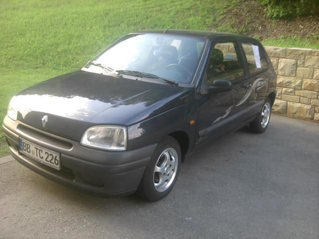 Gebraucht Renault Clio 54 PS (39 kW) 1996 Blau Kleinwagen