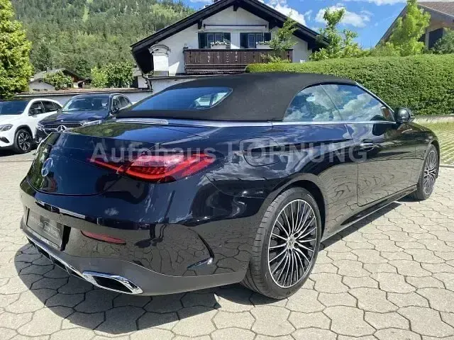 Gebraucht Mercedes CLE220 AMG 197 PS (144 kW) 2025 Schwarz Cabrio