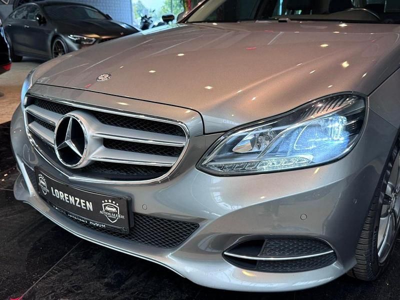 Gebraucht Mercedes E250 Avantgarde 204 PS (150 kW) 2015 Silber Limousine
