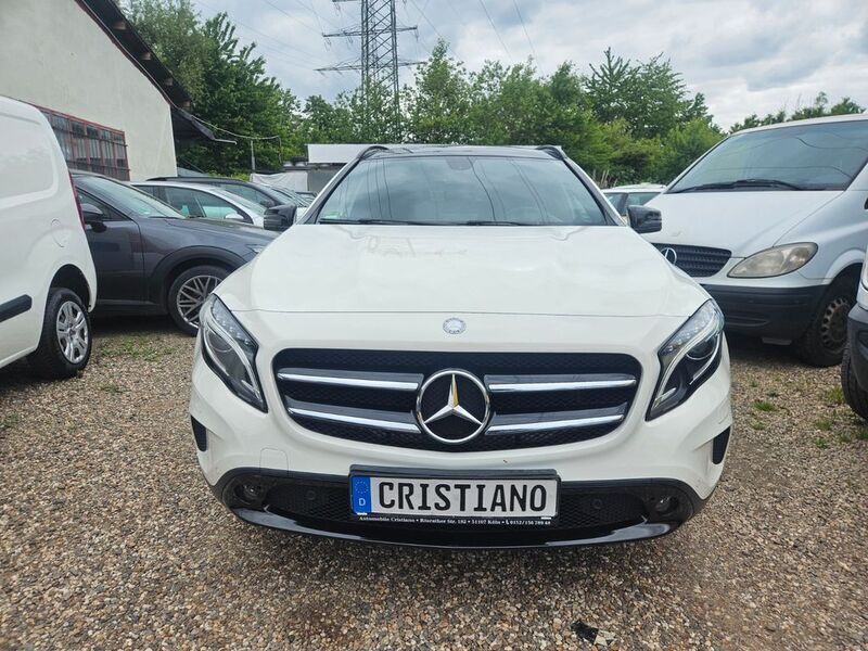Weiß Gebraucht 2014 Mercedes GLA200 SUV | 15.999 € (Fairer Preis) - Bild 1/4