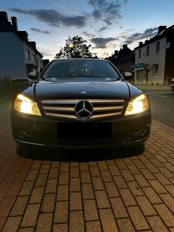 Schwarz Gebraucht 2008 Mercedes C320 Limousine | 5.400 € (Superpreis) - Bild 1/4