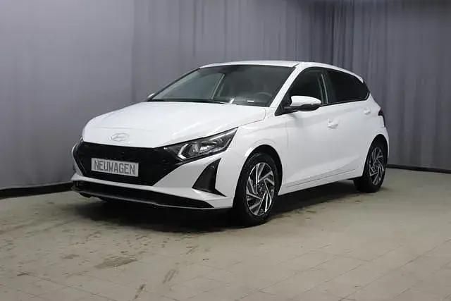Atlas white Gebraucht 2023 Hyundai i20 Kleinwagen | 18.290 € (Fairer Preis) - Bild 1/4