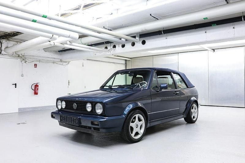 Blau Gebraucht 1990 VW Golf Cabriolet Classicline Cabrio | 6.990 € - Bild 1/4