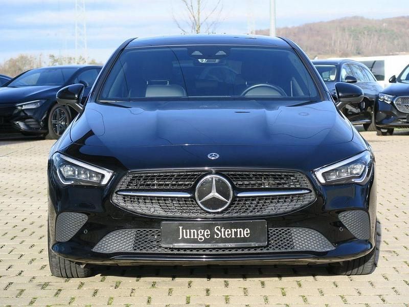 Gebraucht Mercedes CLA250e Shooting Brake Progressive 218 PS (160 kW) 2022 Schwarz Kombi