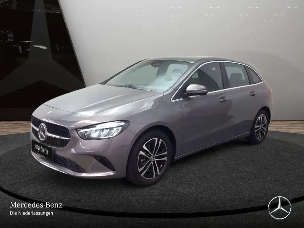 Gebraucht Mercedes B250e Progressive 163 PS (119 kW) 2024 Mountain grau Kleinwagen