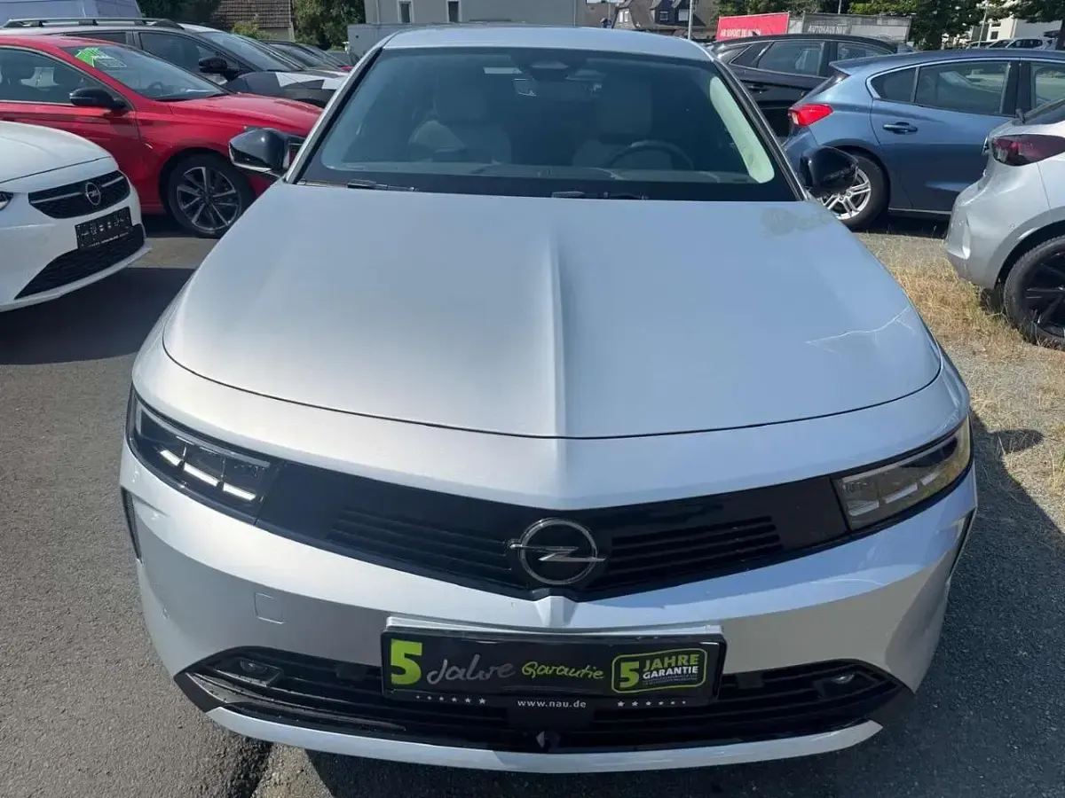 Gebraucht Opel Astra Elegance 131 PS (96 kW) 2023 Kristall silber Kleinwagen