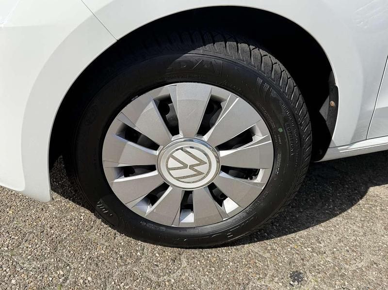 Używany VW up! 65 KM (47 kW) 2021 Biały Hatchback