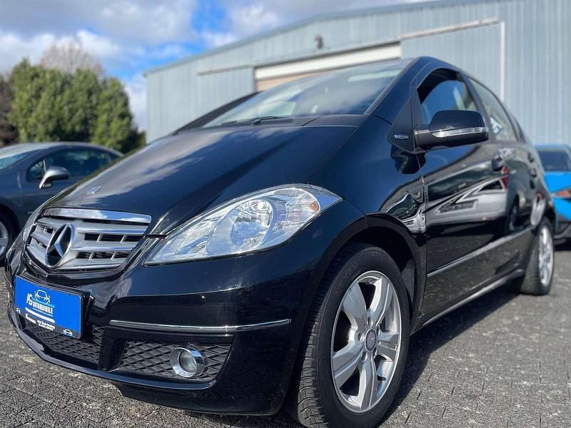 Gebraucht Mercedes A160 95 PS (69 kW) 2010 Kosmosschwarz  metalliclack Kleinwagen