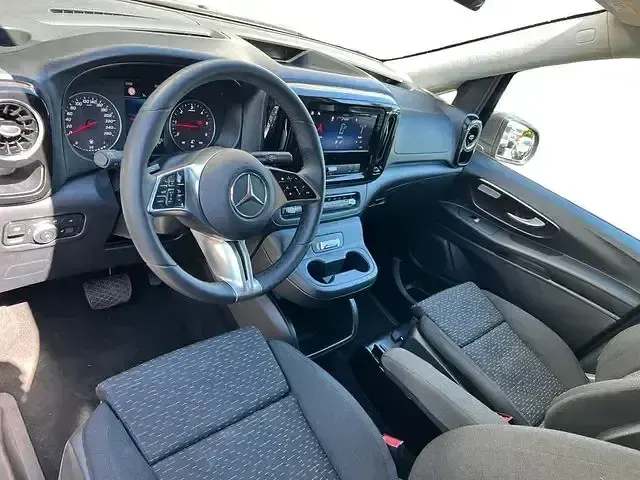 Gebraucht Mercedes Vito 163 PS (119 kW) 2025 Lackfarbe graphitgrau dunkel Van